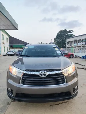 Toyota Highlander XLE 4dr SUV AWD (3.5L 6cyl 6A) 2015 Gray