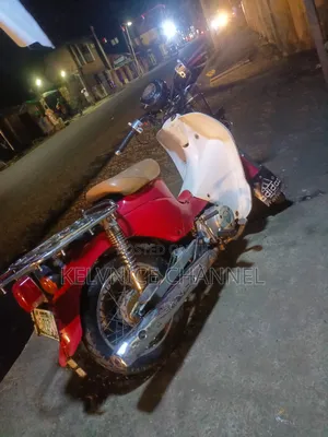 Honda CB 2018 Red