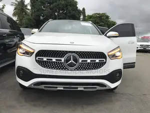 Mercedes-Benz GLA 250 2022 White