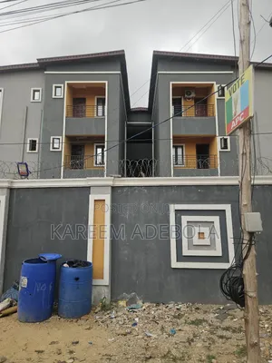 3bdrm Block of Flats in Gbagada for sale