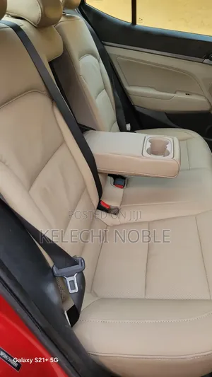 Hyundai Elantra Limited Sedan FWD (2.0L 4cyl 6A) 2017 Red