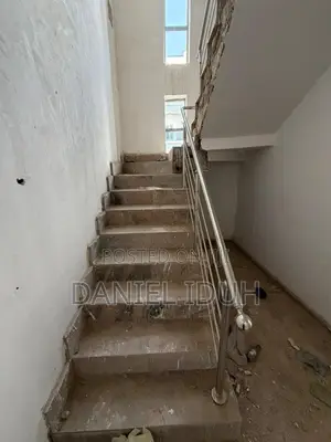 6bdrm Duplex in Area 11 for rent