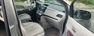 Toyota Sienna XLE 8 Passenger 2012 Green