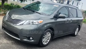 Toyota Sienna XLE 8 Passenger 2012 Green