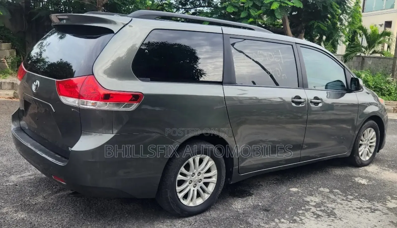 Toyota Sienna XLE 8 Passenger 2012 Green