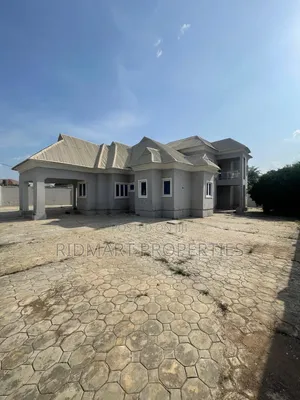 5bdrm Bungalow in Osogbo for sale