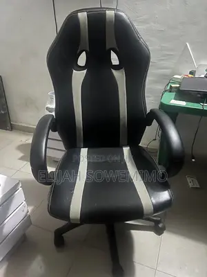 Neatly Used Gaming Chair