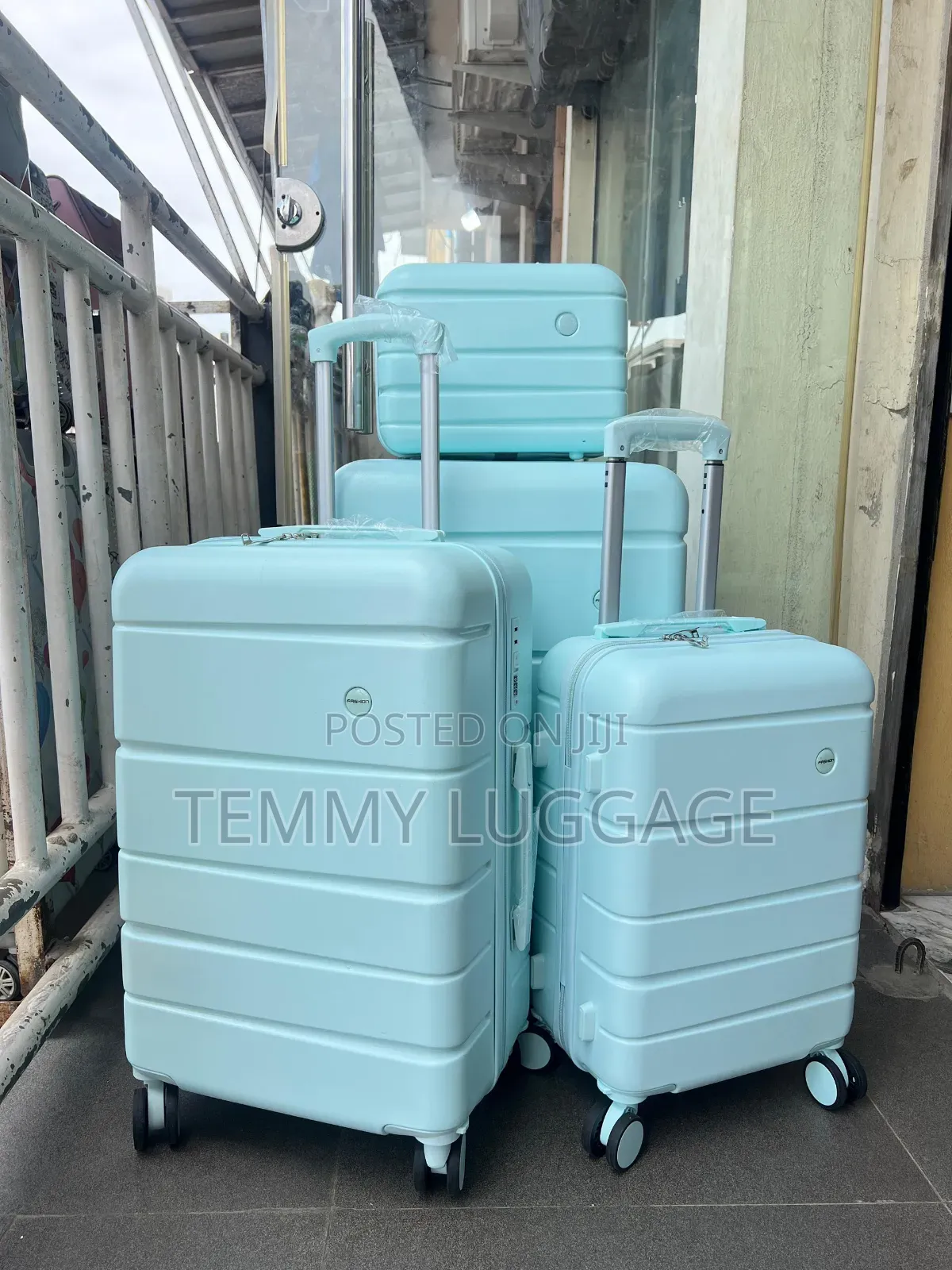 Classic Set of 4 Luggage Boxes