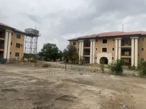 3bdrm Block of Flats in Utako for sale