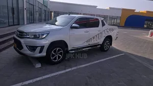 Toyota Hilux 2020 White