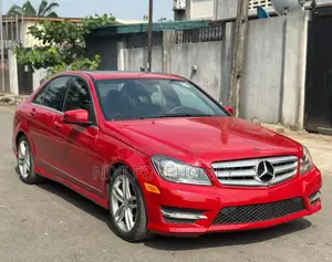 Mercedes-Benz C250 2012 Red