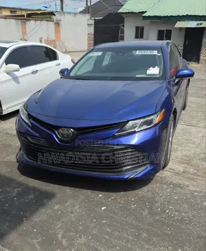 Toyota Camry L FWD (2.5L 4cyl 8AM) 2018 Blue