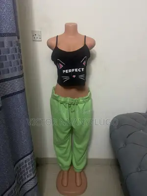 High-quality Female Display Headless And Armless Mannequin For Sale