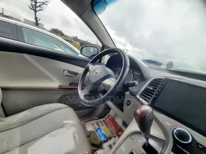 Toyota Venza Limited 2010 Silver