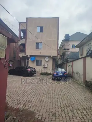 8bdrm Block of Flats in Onike Yaba for sale