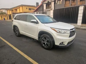Toyota Highlander Limited V6 4x4 (3.5L 6cyl 6A) 2016