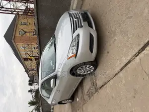Nissan Sentra SV 4dr Sedan (1.8L 4cyl CVT) 2014 Silver