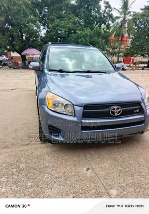 Toyota RAV4 2010 Blue