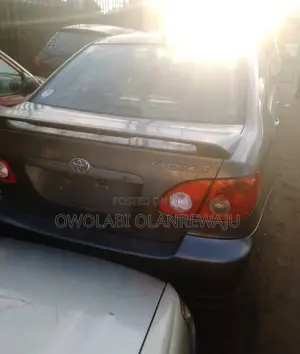 Toyota Corolla 2004 Gray