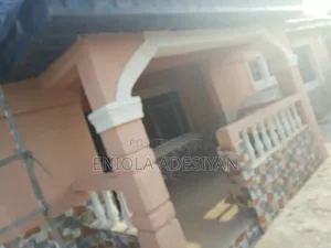 2bdrm Block of Flats in Mayor Estate, Igbogbo for rent