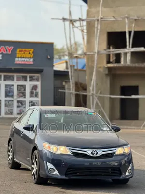 Toyota Camry XLE 4dr Sedan (2.5L 4cyl 6A) 2013 Blue