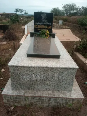 Modern Marble Tombstone Grave Design – Custom Memorial Headstones