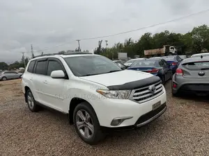 Toyota Highlander Plus 3.5L 4WD 2013 White