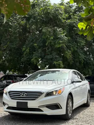 Hyundai Sonata SE 2016 White
