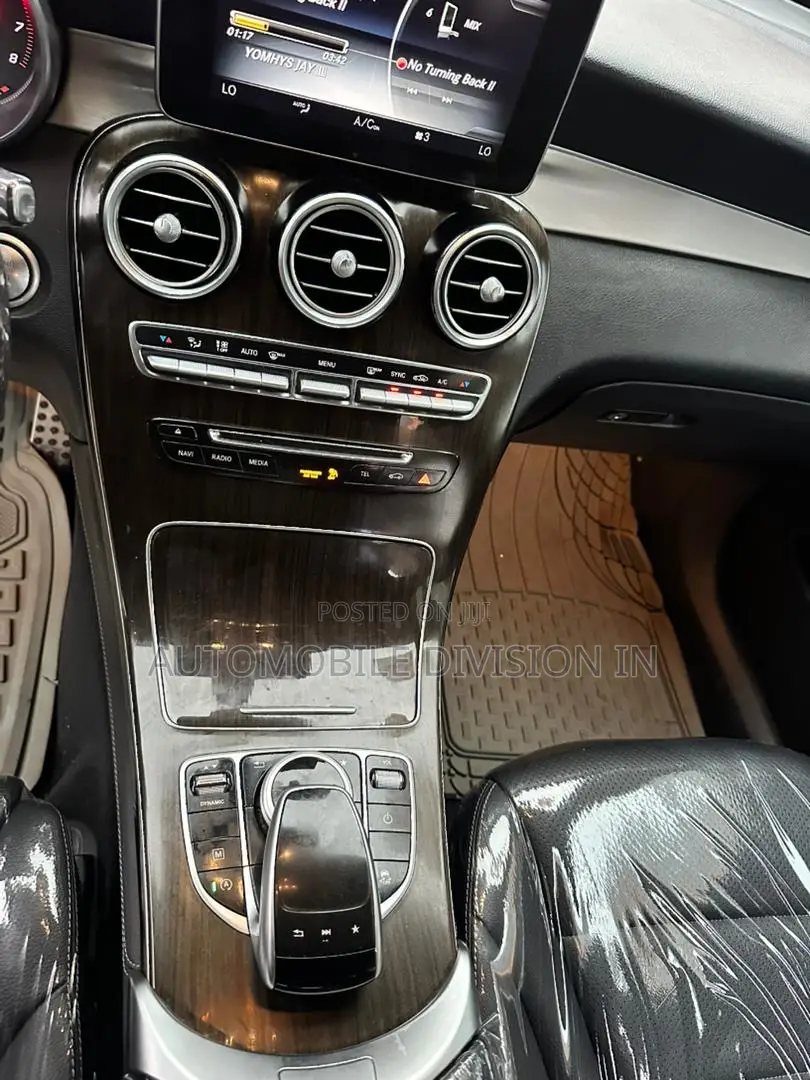Mercedes-Benz GLC-Class 2019 Red