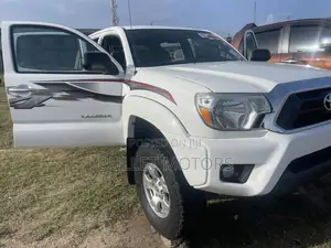 Toyota Tacoma TRD PRO V6 4dr Double Cab 4WD 5.0 ft. SB (4.0L 6cyl 5A)
