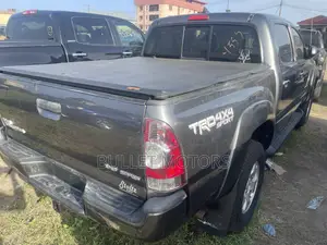 Toyota Tacoma TRD PRO V6 4dr Double Cab 4WD 5.0 ft. SB (4.0L 6cyl 5A)