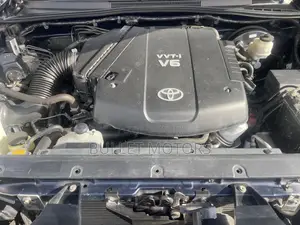 Toyota Tacoma Double Cab 4x2 PreRunner Long Bed 4.0L V6 5-Speed Auto