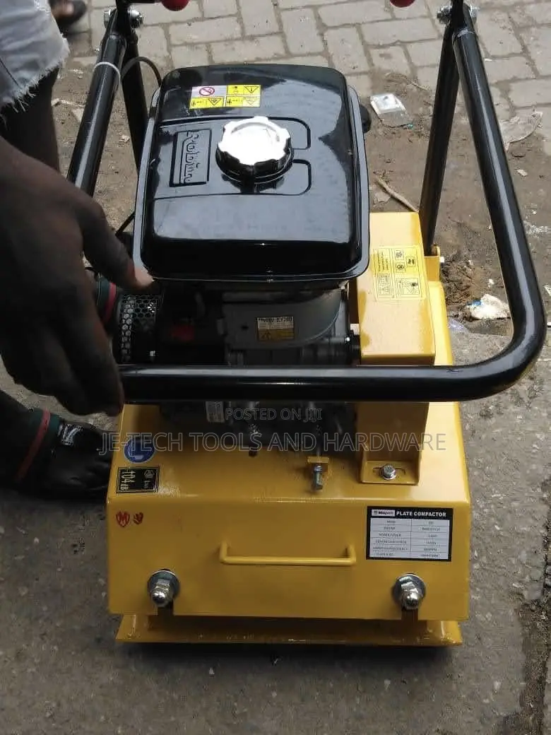 SNK Plate Compactor With Original Robin Engine