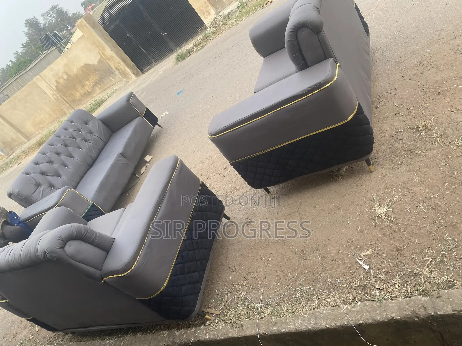 Nice Settle With Quality Materials