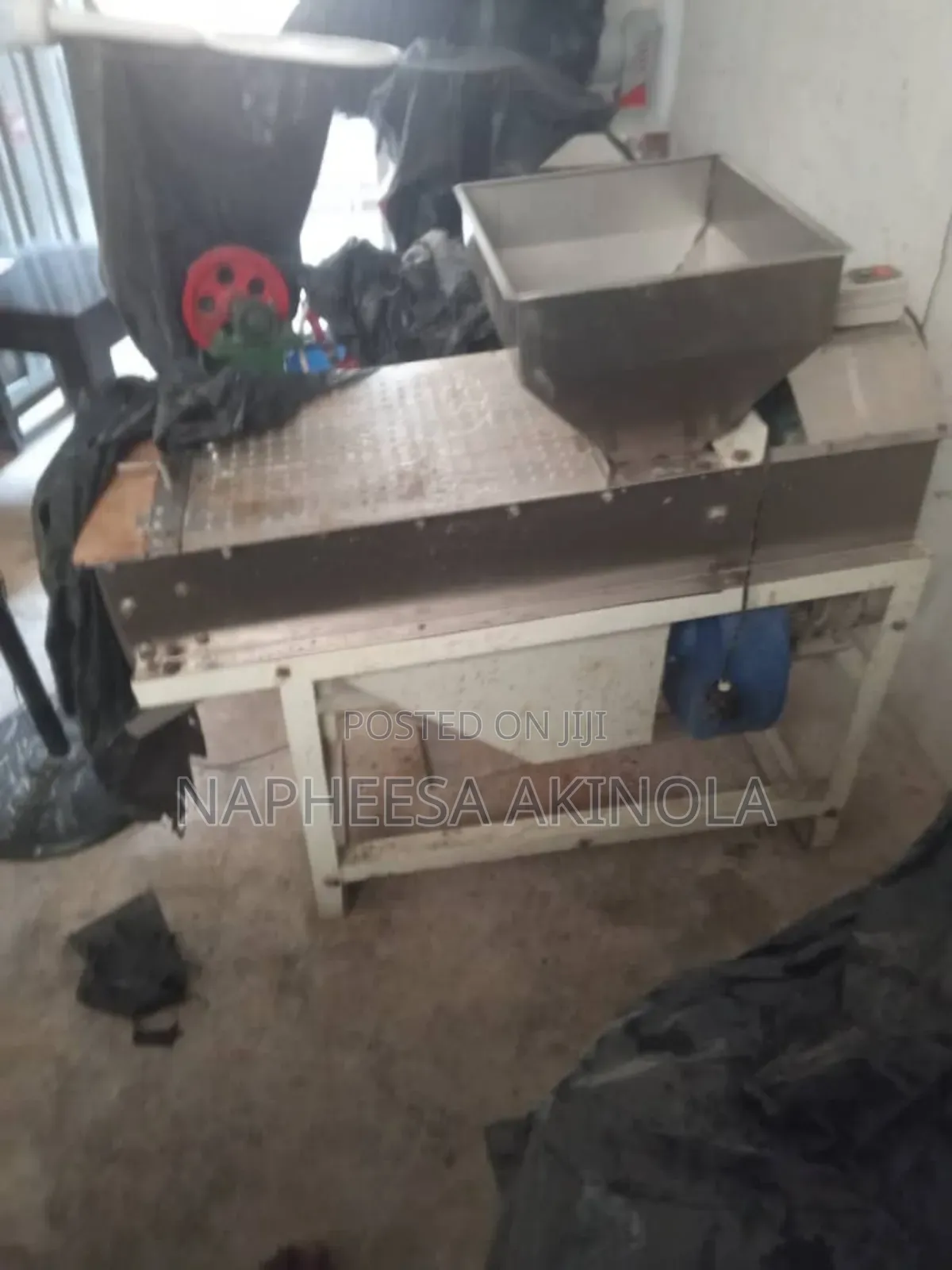 Groundnut Peeling Machine