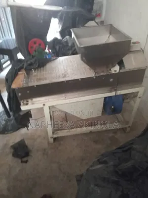 Groundnut Peeling Machine