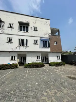 3bdrm Duplex in Chevron for rent