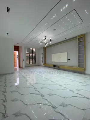 5bdrm Duplex in Chevron for sale