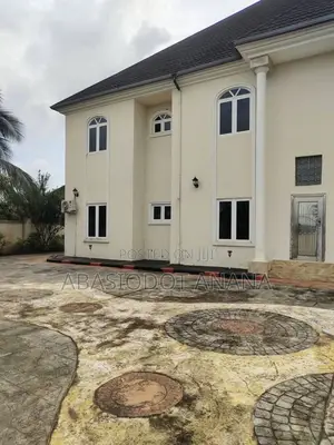 4bdrm Duplex in Shelter Afrique, Uyo for rent