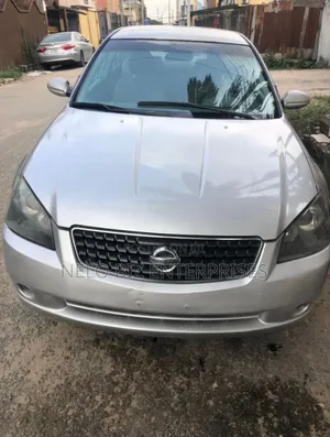 Nissan Altima 2005 Silver