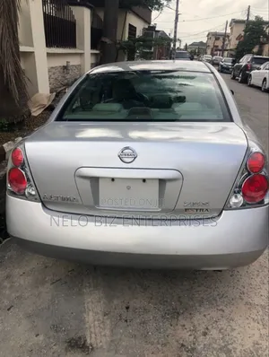 Nissan Altima 2005 Silver