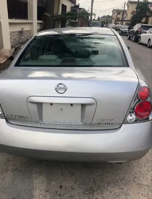 Nissan Altima 2005 Silver