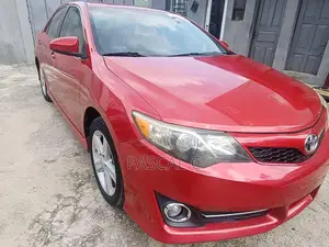 Toyota Camry SE 4dr Sedan (3.5L 6cyl 6A) 2014 Red