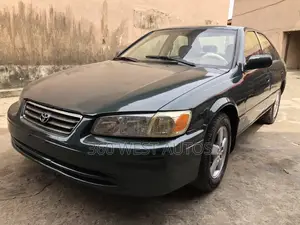 Toyota Camry LE 4dr Sedan (2.2L 4cyl 4A) 2000 Green