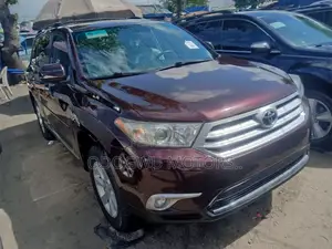 Toyota Highlander Limited 3.5l 4WD 2013 Red