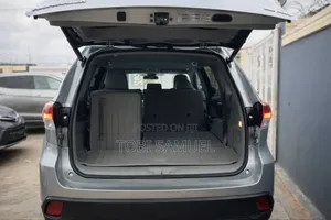 Toyota Highlander LE 4x4 V6 (3.5L 6cyl 8A) 2017 Gray