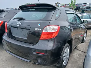 Toyota Matrix Hatchback FWD (1.8L 4cyl 5M) 2010 Black