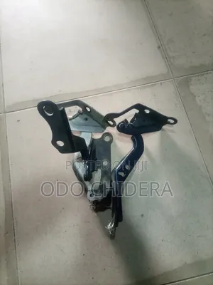 Bonnet Inches Hiace