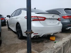 Toyota Camry XSE V6 2021 White