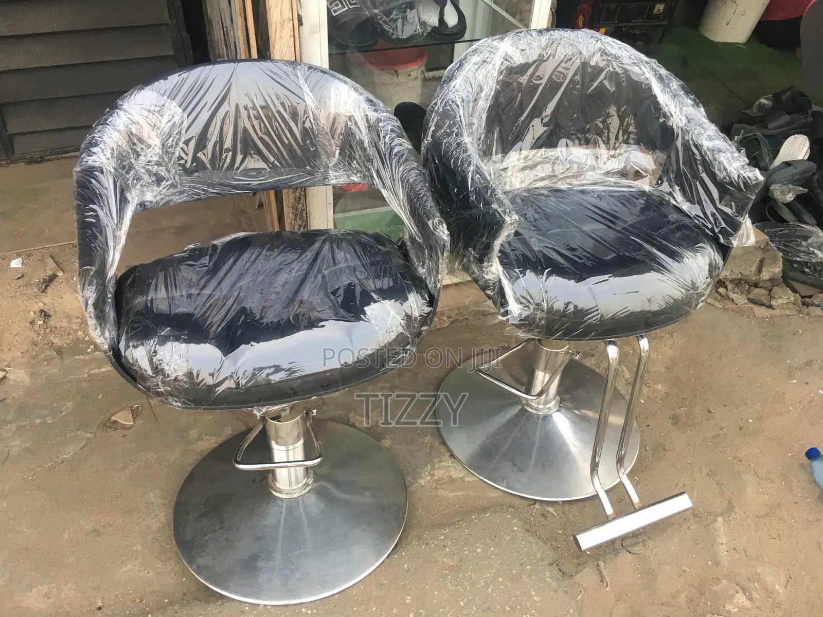 Saloon Chair